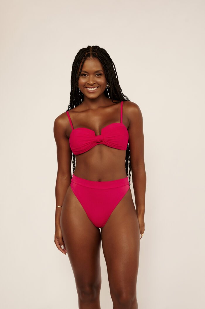 Conjunto Belles Busto Tomara que Caia e Calcinha Hot Pant